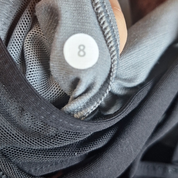 Lululemon Black and White Sports Bra ☆Size 8☆ - Picture 3 of 3